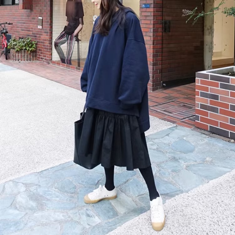 アシンメトリーフリルヘムルーズフィットワンピース