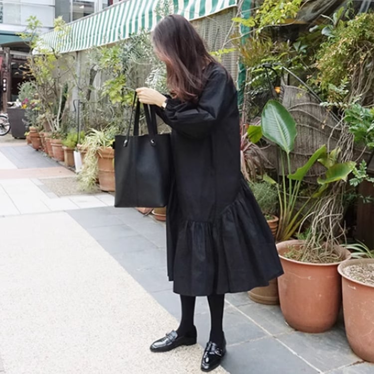 アシンメトリーフリルヘムルーズフィットワンピース