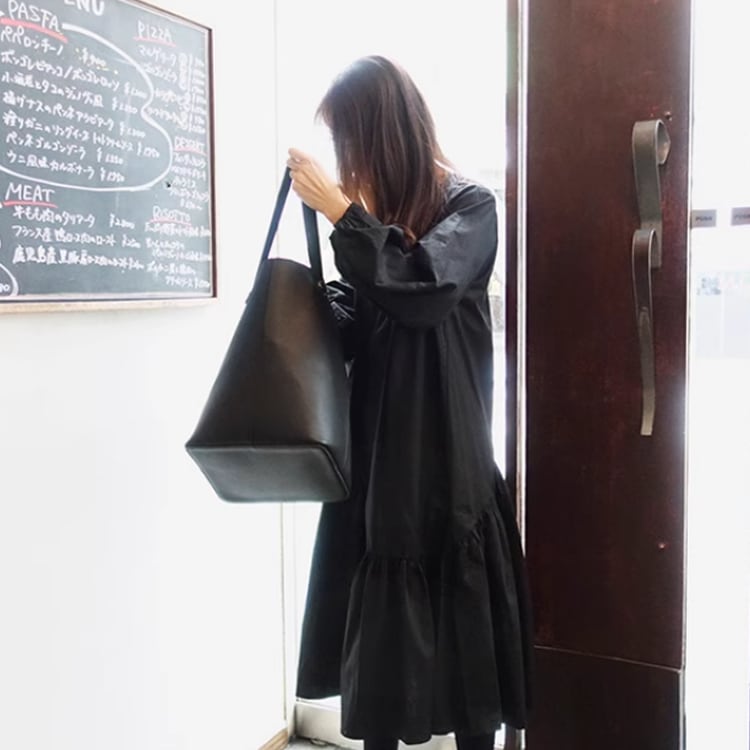 アシンメトリーフリルヘムルーズフィットワンピース