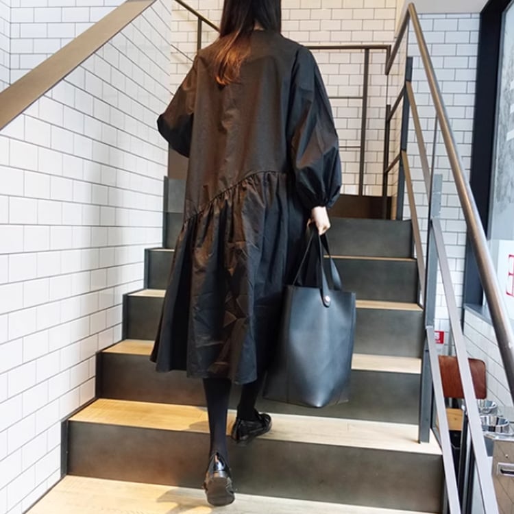 アシンメトリーフリルヘムルーズフィットワンピース