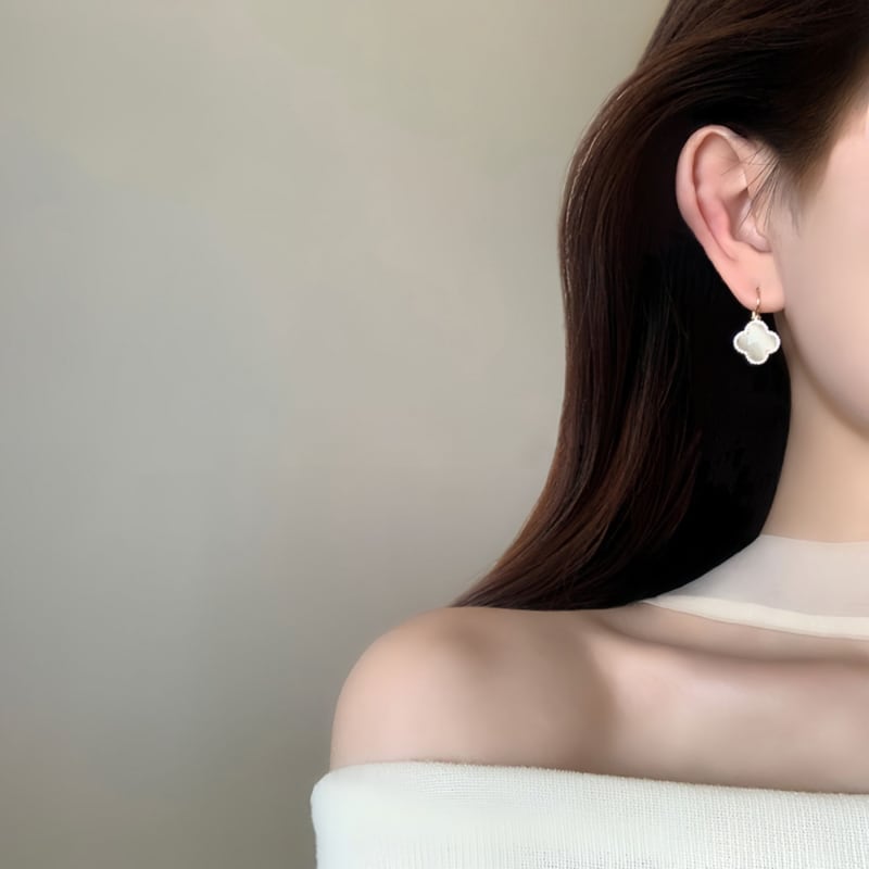 【Weekly SALE】クローバーシェイプクリスタル&ラインストーンピアス