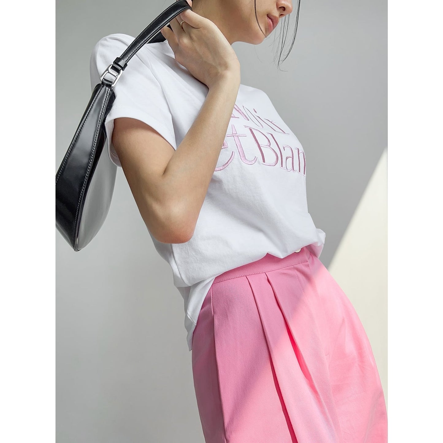 【すぐお届け】フレンチエンブロイダリーロゴTシャツ