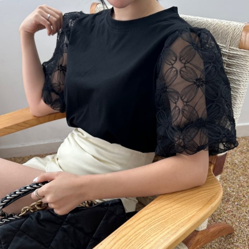 フラワーパターンシースルースリーブTシャツ