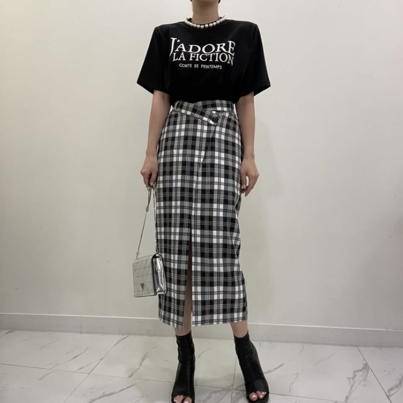 パールネック&フレンチレタリングTシャツ