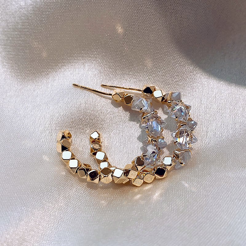 シャイニーストーン&クリスタルビーズハーフループピアス