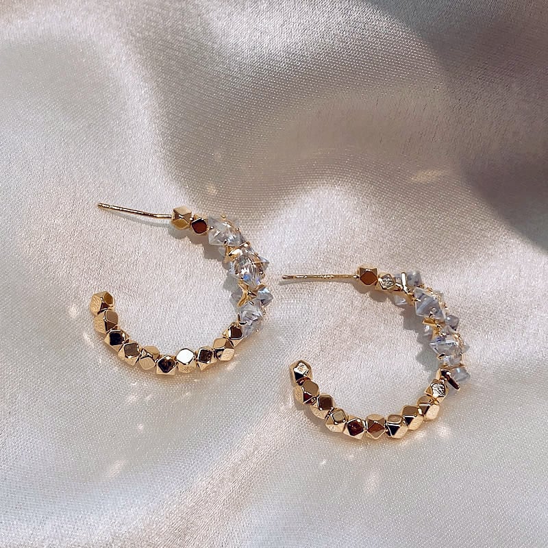 シャイニーストーン&クリスタルビーズハーフループピアス