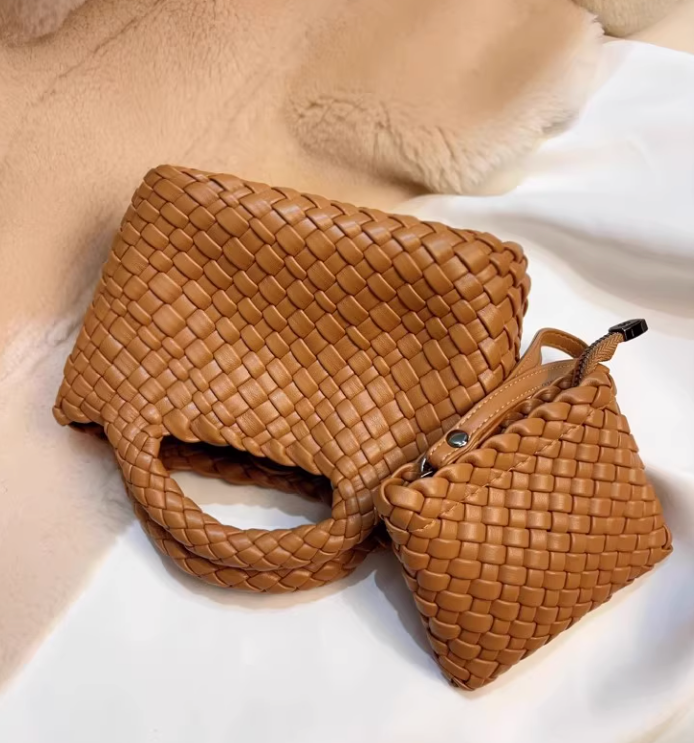 チェーンショルダーメッシュレザースモールバッグ