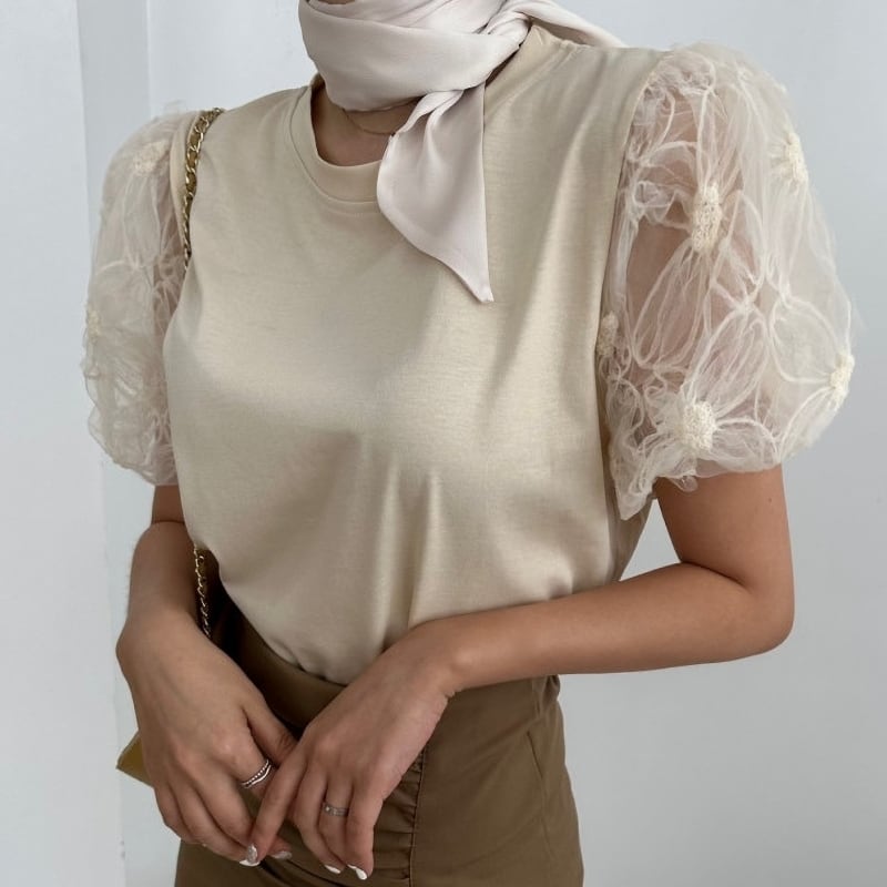 フラワーパターンシースルースリーブTシャツ